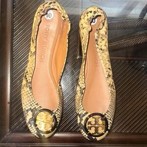 Tory Burch beige and Black Snakeskin Reva Logo Ballet Flats